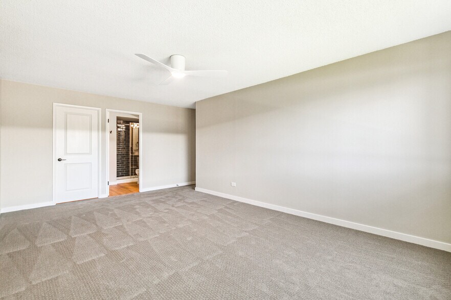 Building Photo - 725 S Alton Way