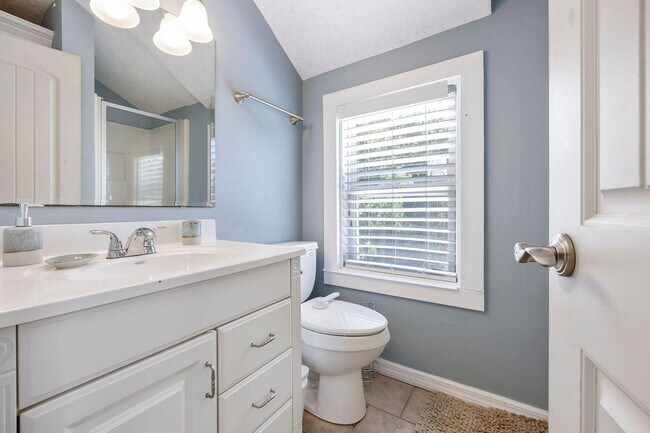 Building Photo - 1425 E Crisafulli Rd