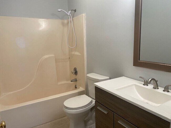 Building Photo - 3 Bed/2 Bath house for rent in Barnett Bend- Flowood