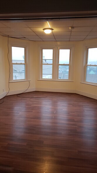 living room - 37 Vernon St