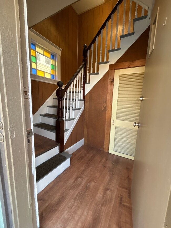 Building Photo - 72-74 Maple St