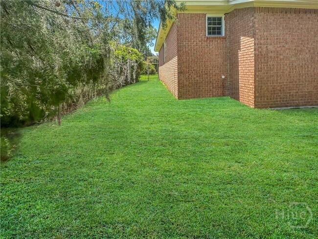 Building Photo - 406 Riverview Dr