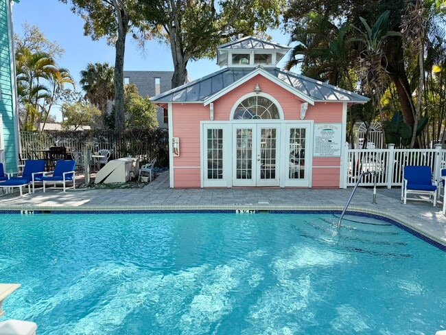 Building Photo - 2 bedroom 2 bathroom Condo in South Tampa!!