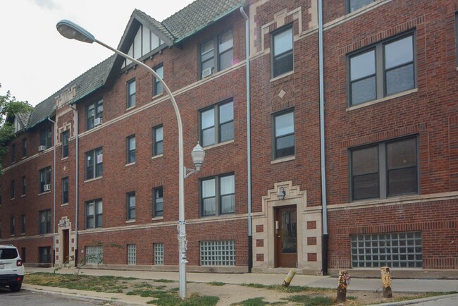 Primary Photo - 2712 N Spaulding Ave