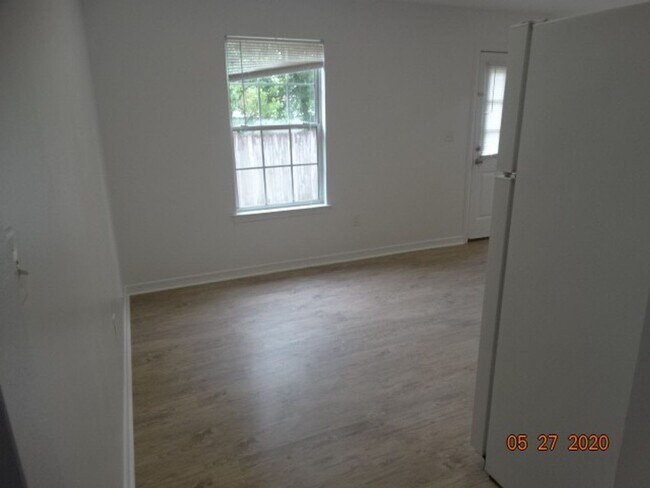 Building Photo - 552 Brock Ave