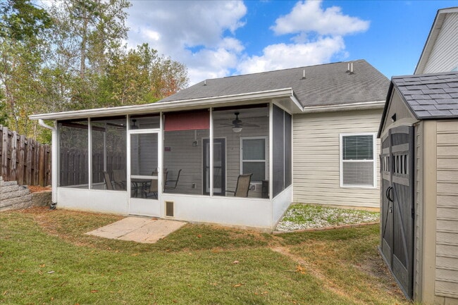 Building Photo - 665 Dunrobin Ln