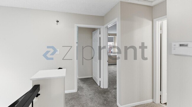Building Photo - Unit