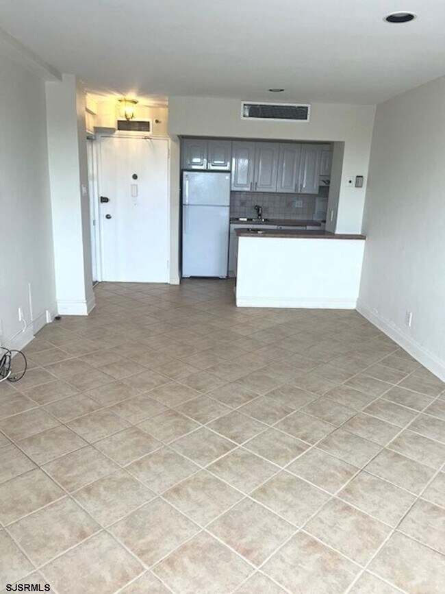 Building Photo - 101 S Raleigh Ave