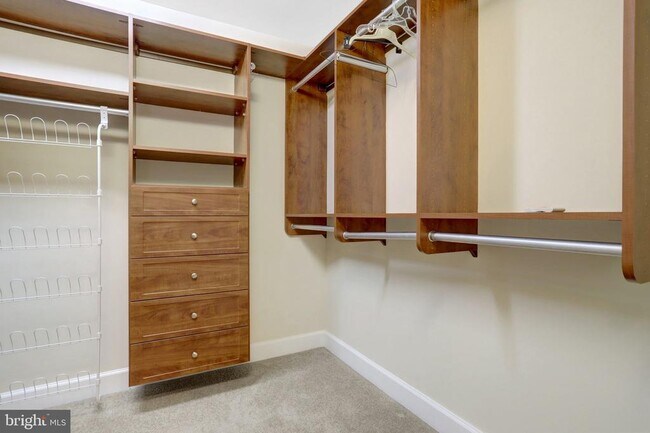 Building Photo - 3650 S Glebe Rd