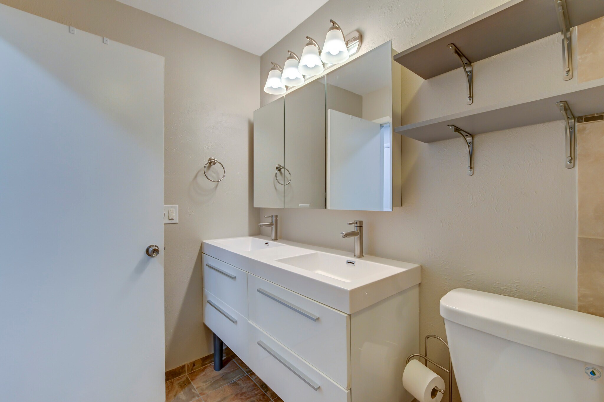 Building Photo - 7913 Chase Cir