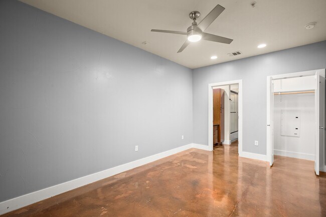 Building Photo - 1807 Poquito St