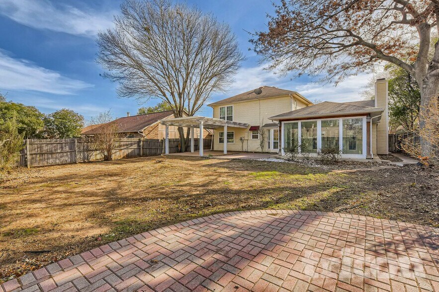 Building Photo - 6801 Greenspring Dr