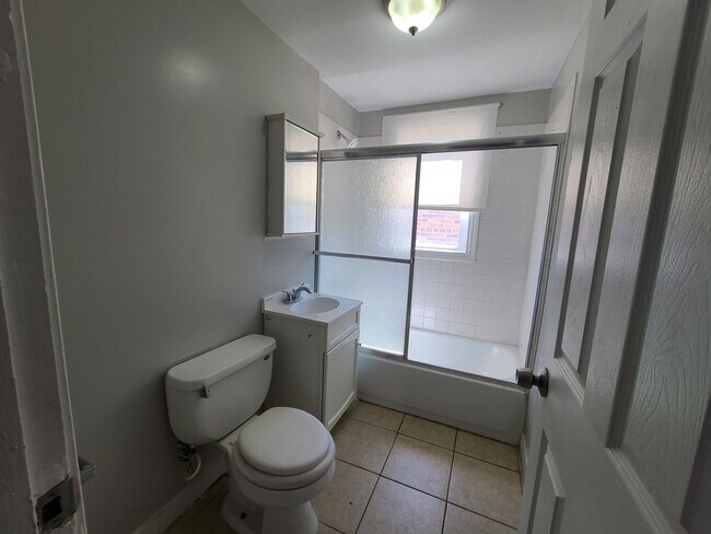 Building Photo - 6035 S Karlov Ave