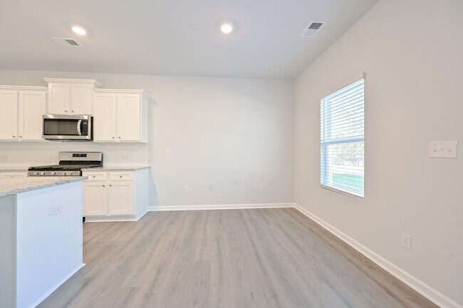 Building Photo - 201 Clark Lake Ln