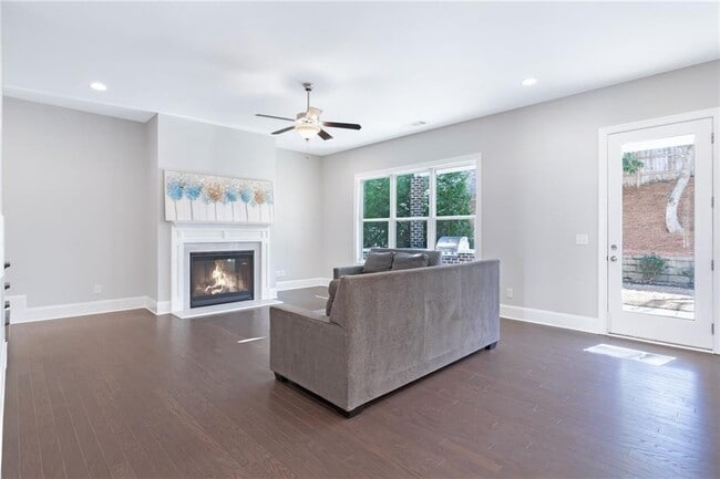 Building Photo - 1859 Commons Pl NW