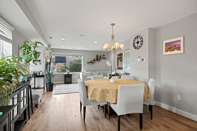 Building Photo - 5519 5th St NE