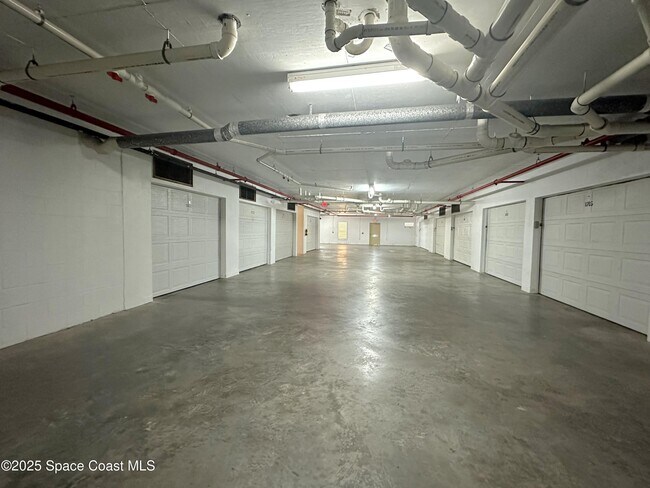 Building Photo - 102 Riverside Dr