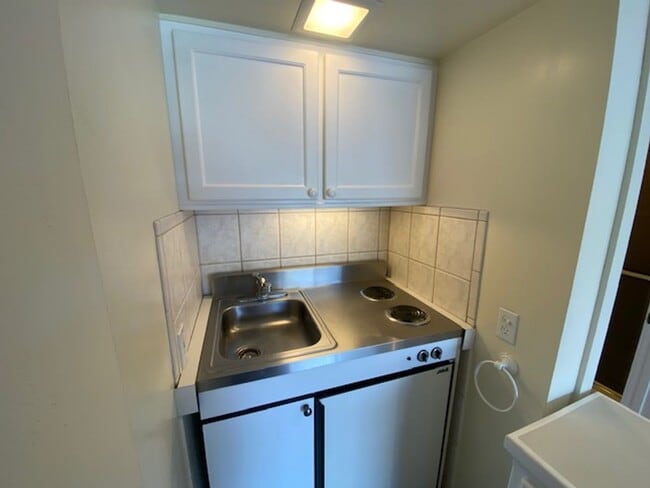 Building Photo - 24335 San Pedro Ln