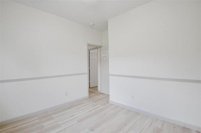 Building Photo - 6627 Stonecross Creek Ln