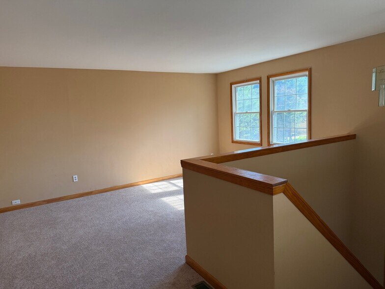 Building Photo - 545 Old Stage Rd