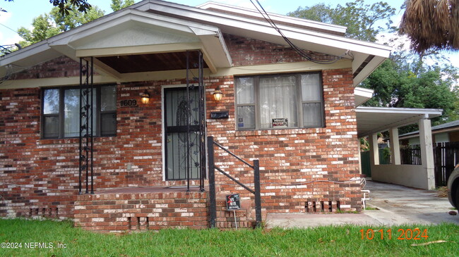 Building Photo - 1609 W 13th St