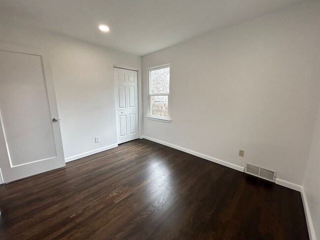 Building Photo - Newly Remodeled 2 bedroom 1 bathroom Home