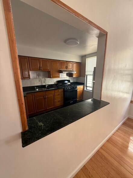 Building Photo - 188 Gelston Ave
