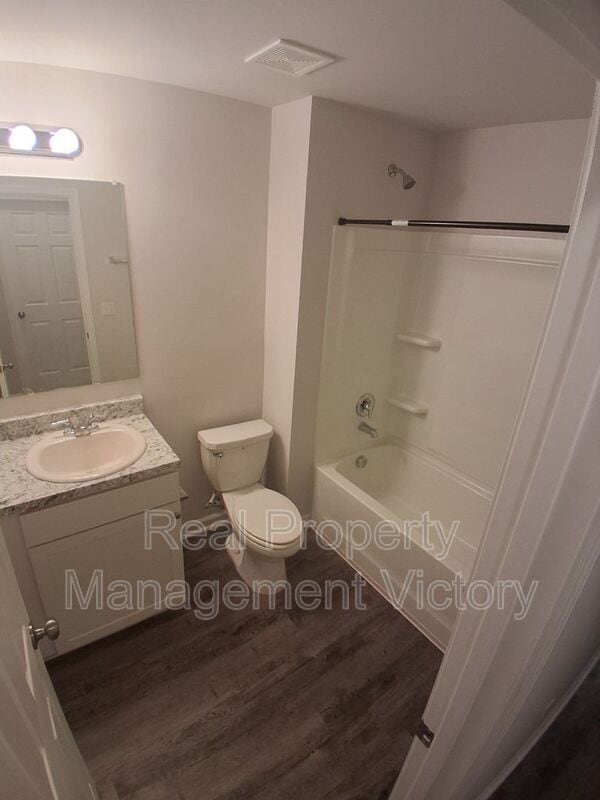 Building Photo - 12516 Waterbury Way