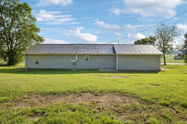 Building Photo - 2323 Spring Creek Rd