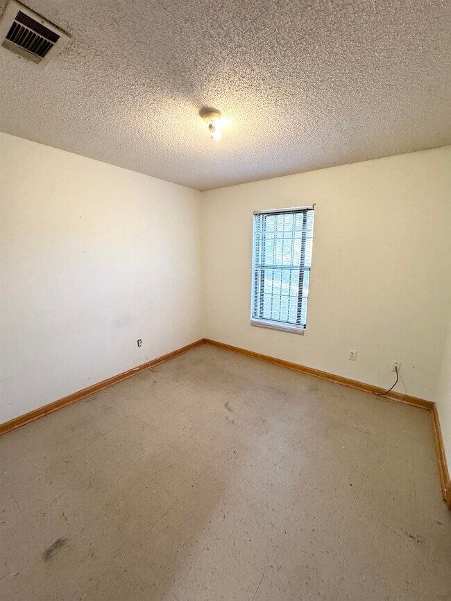 Building Photo - 3121 Douglass Ave