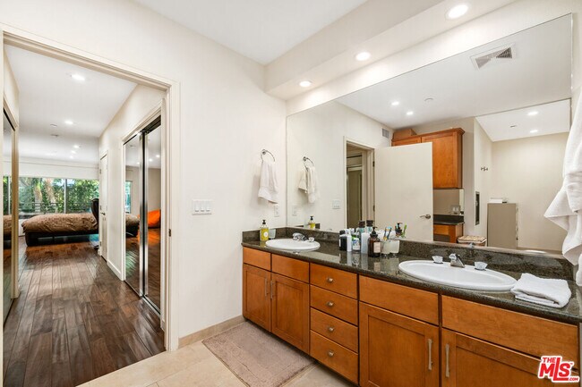 Building Photo - 2111 S Beverly Glen Blvd