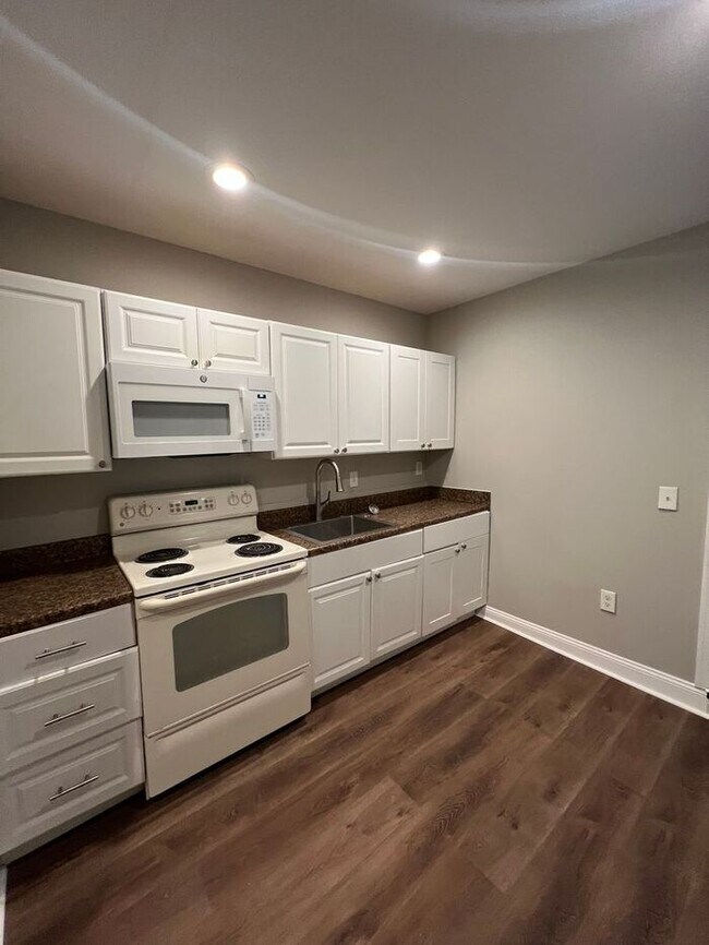 Building Photo - Affordable 3 Bedroom Home
