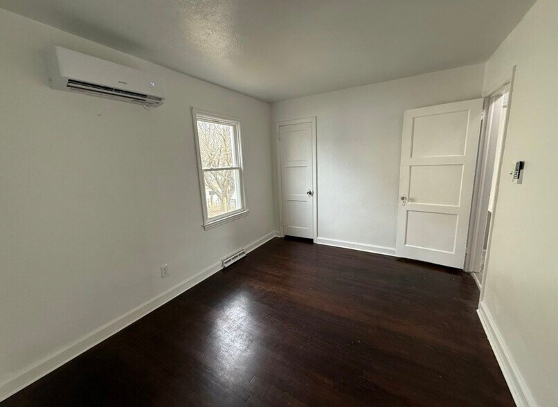 Building Photo - 775 Melrose Ave