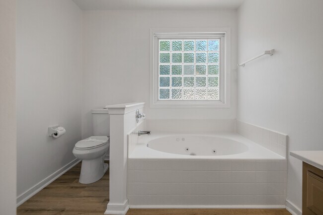 Building Photo - 3924 Liberty Point Dr