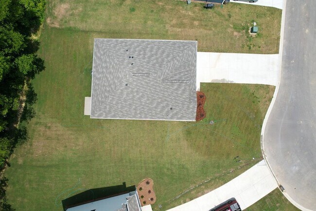 Building Photo - 627 Fox Den Cir