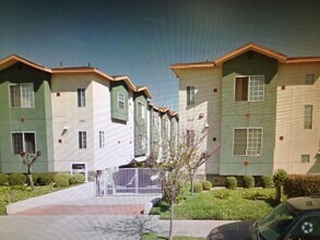 Building Photo - 3bed/3bath Townhouse in San Gabriel - Inve...