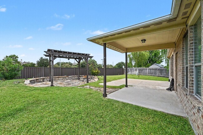 Building Photo - 2302 Blue Jay Ln