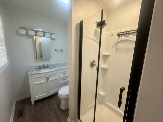 Building Photo - 317 Forest Grove Ave