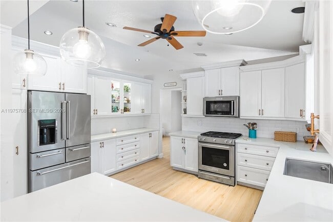 Building Photo - 16550 SW 77th Ct