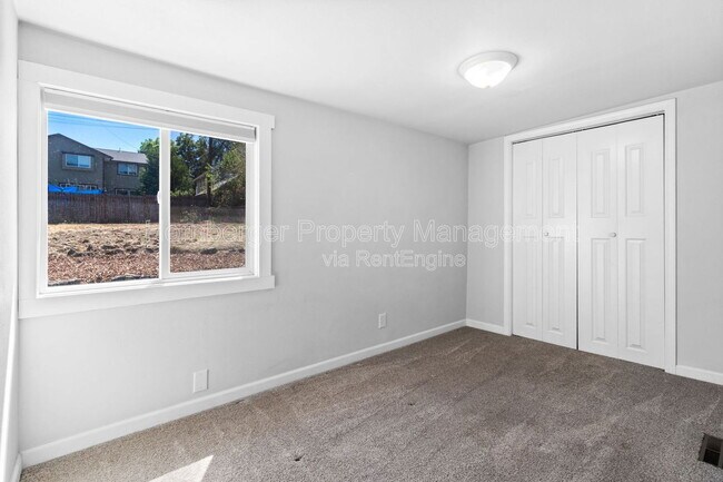 Building Photo - 1836 E 10th Ave