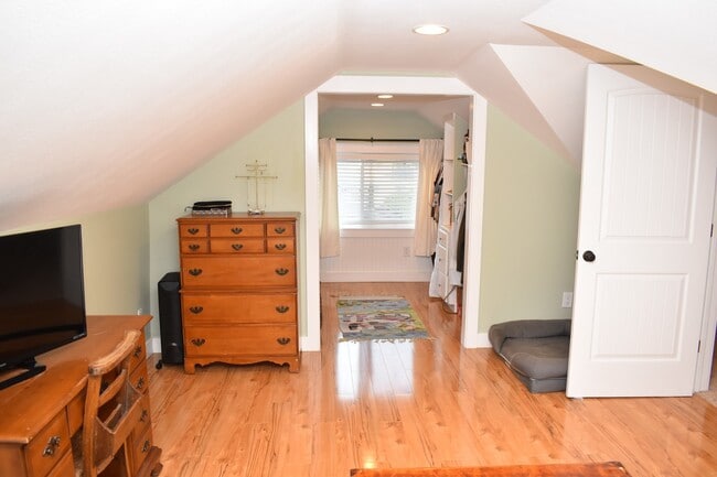 Building Photo - Coming soon - Charming North End Craftsman Near Proctor District!
