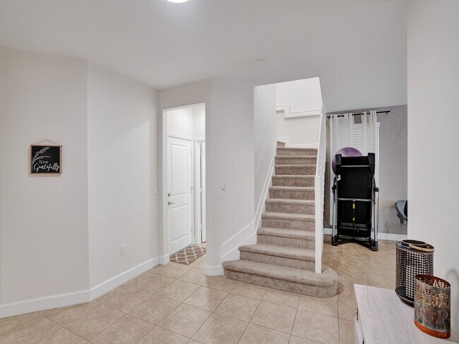 Building Photo - 5804 NW 46th Ln