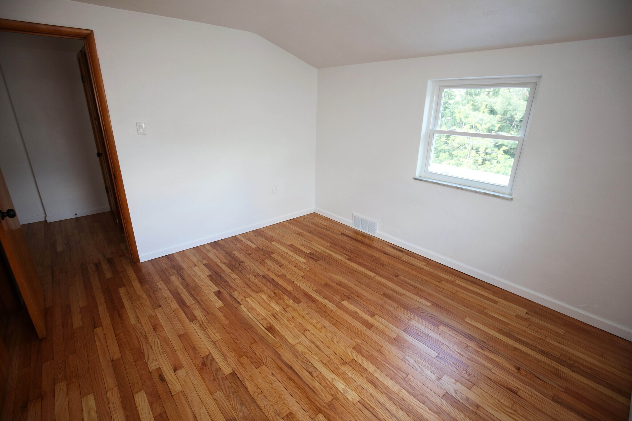 Bedroom 1 - 1213 Monongahela Blvd