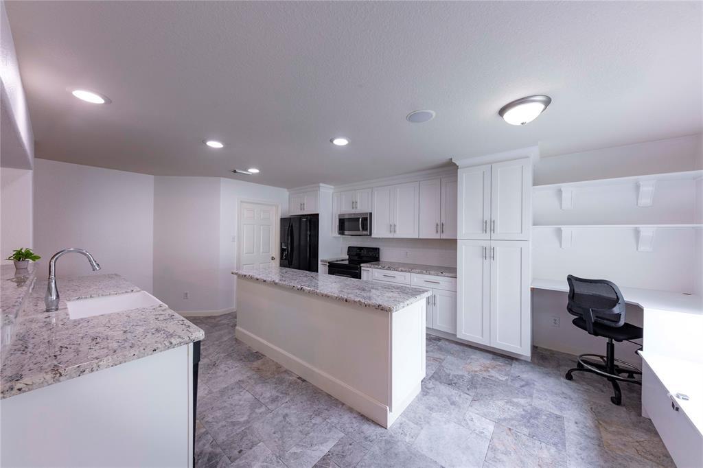 Building Photo - 13907 Bonnetbriar Ln