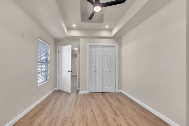 Building Photo - Newly Remodeled Units!