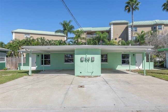 Building Photo - 304 E Madeira Ave