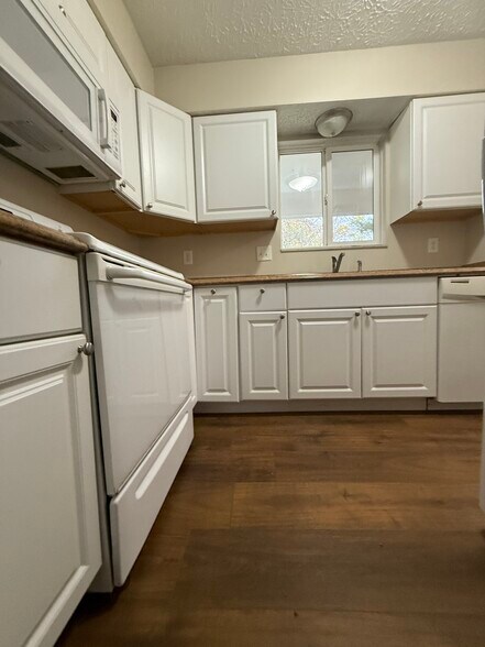 Building Photo - 7575 Bingham Ct