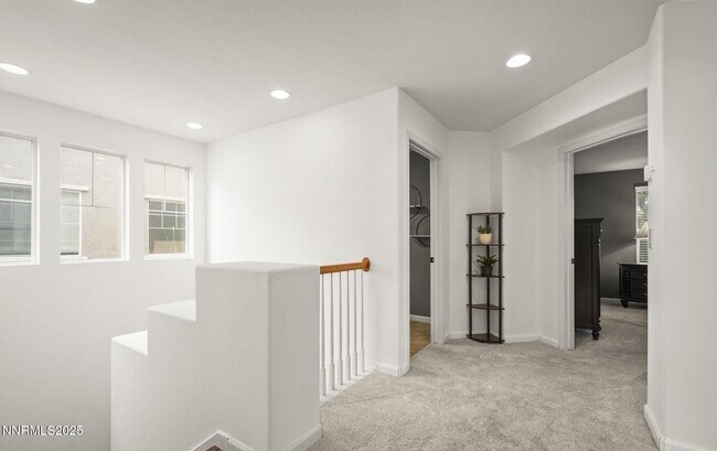 Building Photo - 3890 Dominus Dr