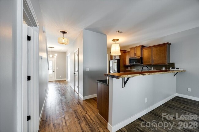 Building Photo - 440 Battery Cir