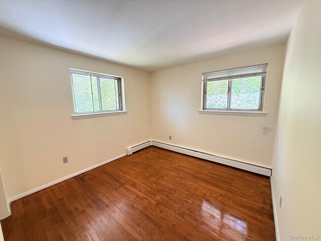 Building Photo - 95 Graywood Rd